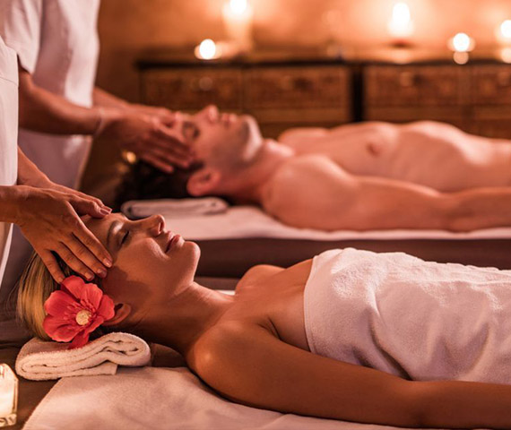 Golden-Bali-Massage-with-Couple-Massage